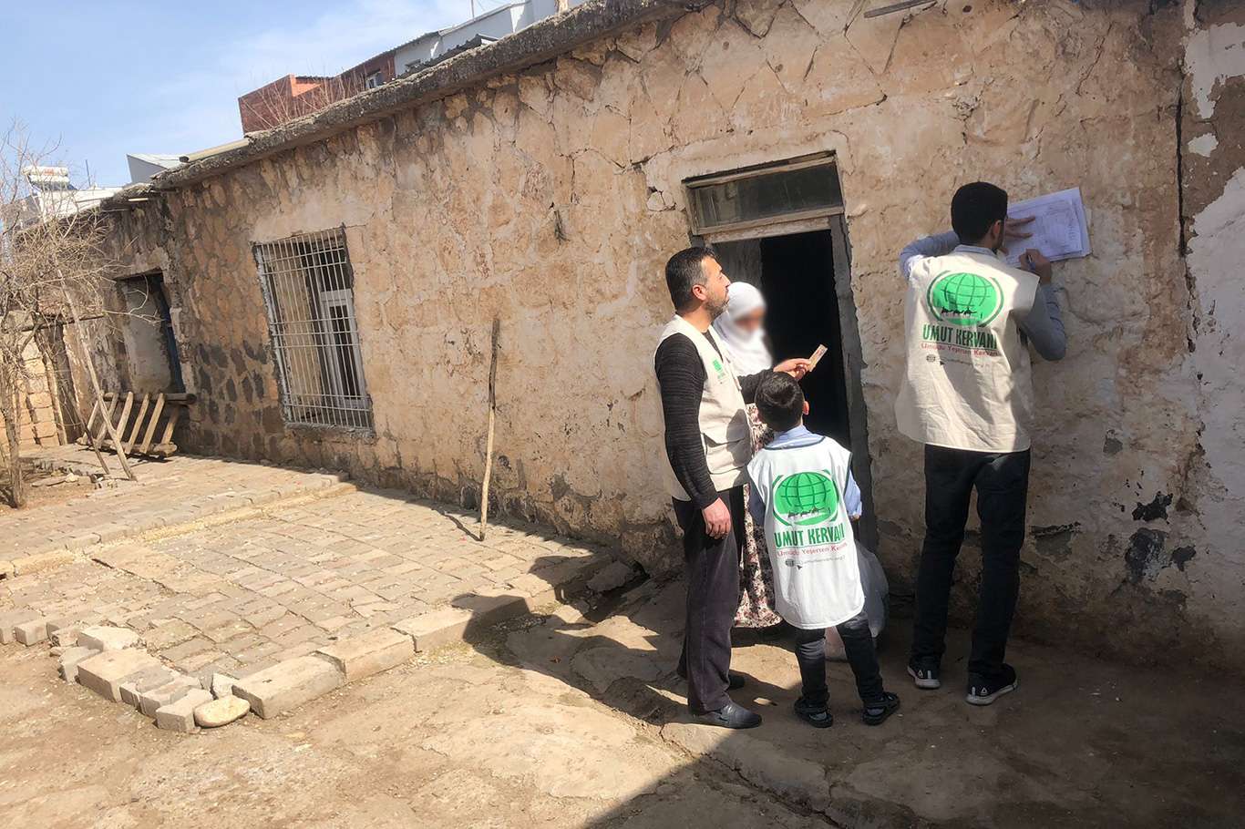 Umut Kervanı Ramazan ayında Çınar'da 180 aileye yardım ulaştırdı Umut Kervanı Ramazan ayında Çınar'da 180 aileye yardım ulaştırdı